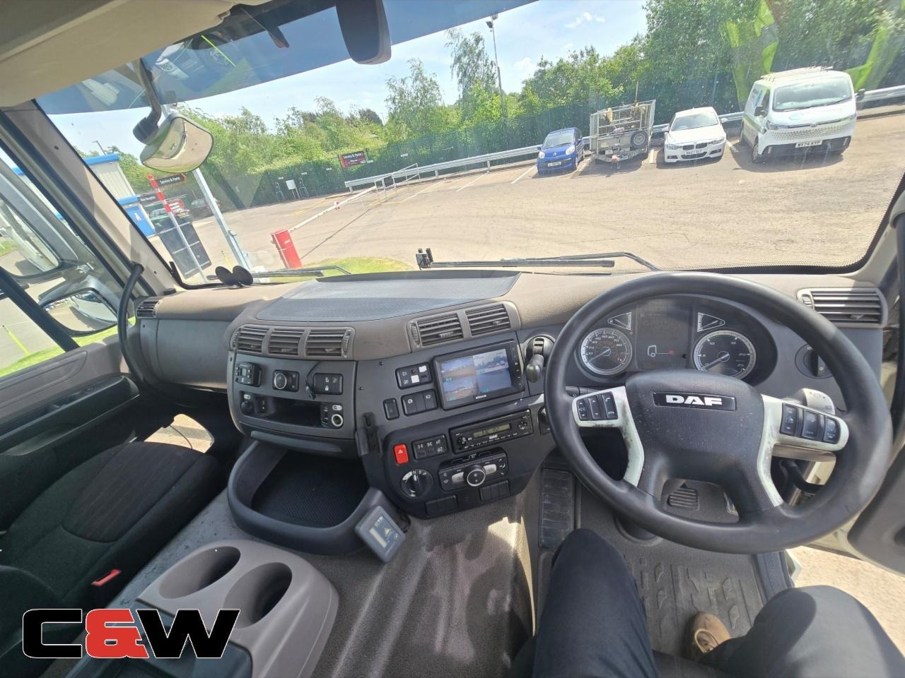Vehicle image 32